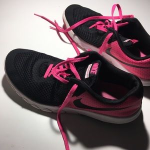 Nike tennis shoes for girls. 5.5Y